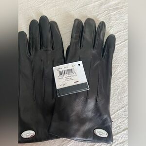 NWT- Coach Women Leather Gloves - Black size 6 1/2